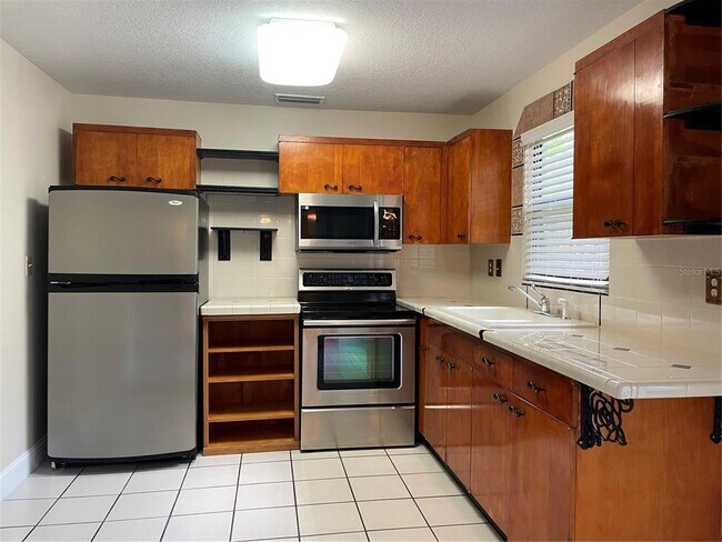 1110 W Coral St in Tampa, FL - Building Photo - Building Photo