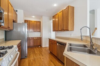 13404 Fountain Club Dr in Germantown, MD - Building Photo - Building Photo