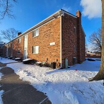 29574 Hoover Rd in Warren, MI - Building Photo