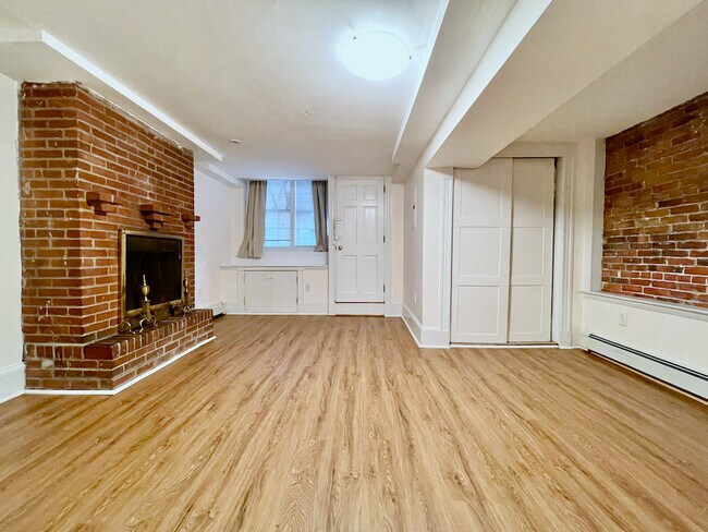 95 West Cedar St, Unit 1 in Boston, MA - Building Photo - Building Photo
