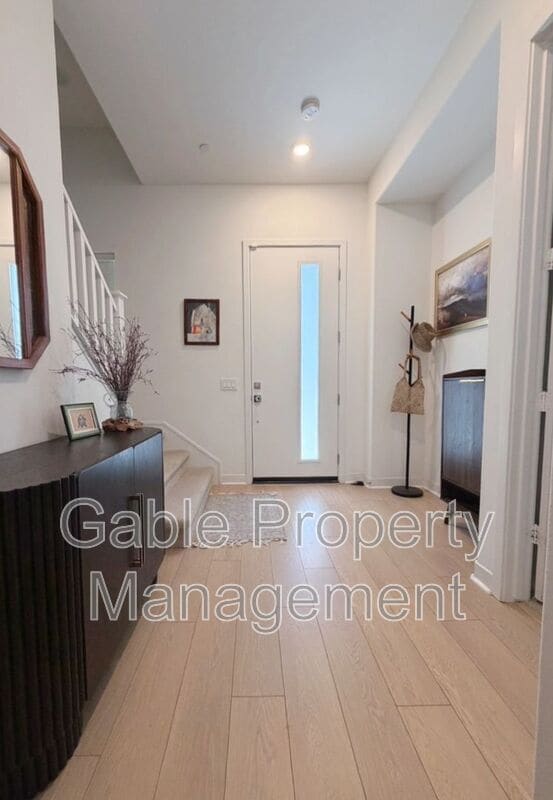 27465 Viero Pl in Valencia, CA - Building Photo - Building Photo