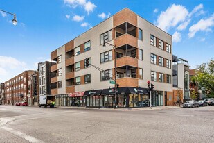 1555 N Wood St in Chicago, IL - Building Photo