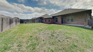 10009 NW 141st St in Yukon, OK - Building Photo - Building Photo
