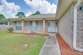7442 Treasure St in Navarre, FL - Building Photo - Building Photo