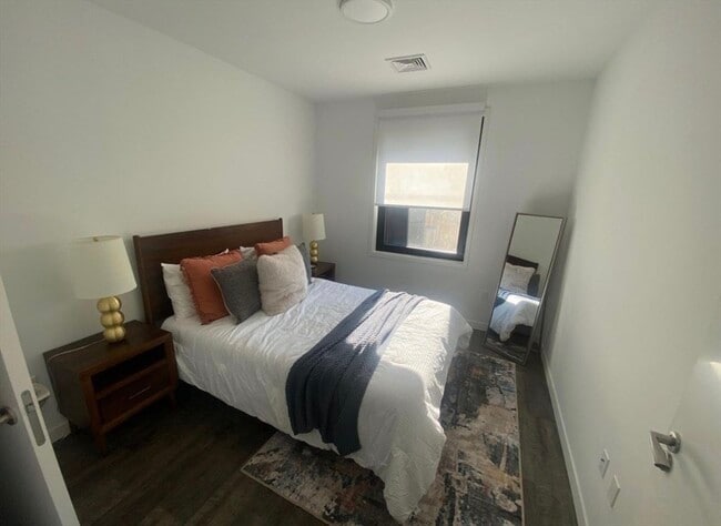 20 Stephenson Aman Street in Somerville, MA - Foto de edificio - Building Photo