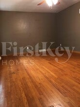 8316 Stark Ave in Raytown, MO - Building Photo - Building Photo