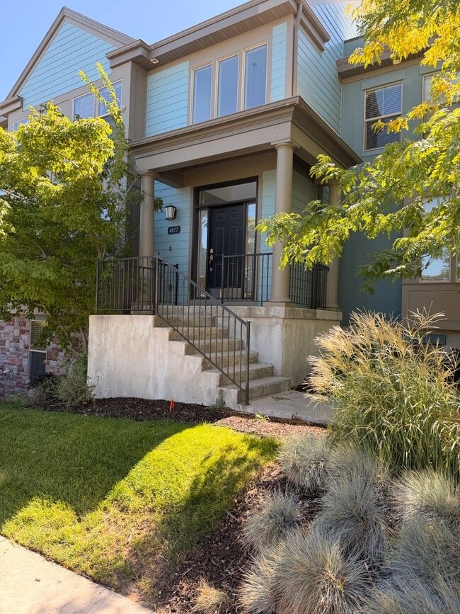 property at 4827 S Jordan Pkwy W