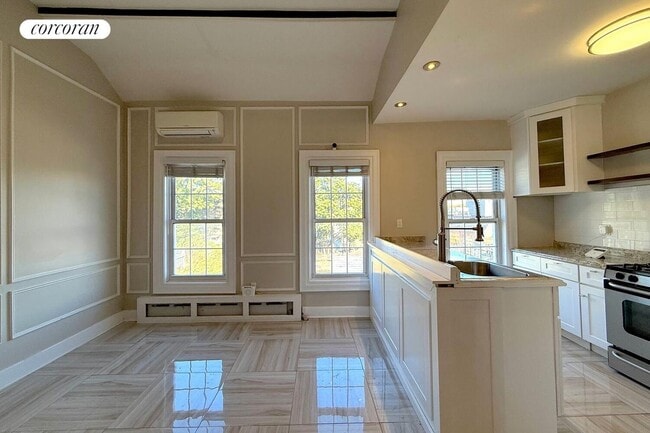 1013 E 96th St in Brooklyn, NY - Building Photo - Building Photo