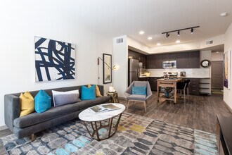 LINQ Midtown in Sacramento, CA - Building Photo - Interior Photo
