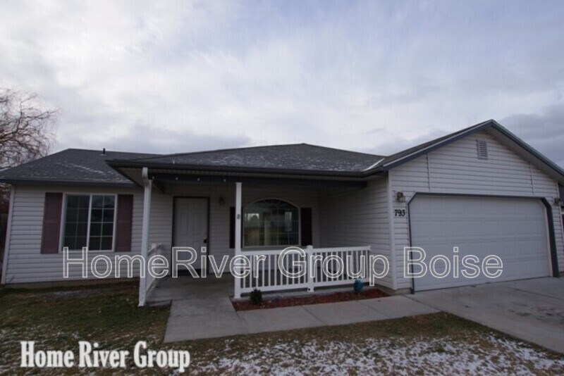 793 Triumph Dr in Middleton, ID - Building Photo