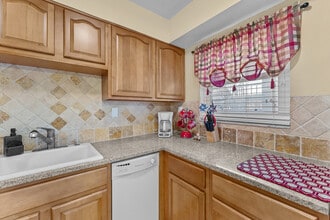2625 FL-590 in Clearwater, FL - Building Photo - Building Photo