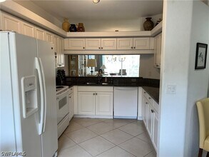 1240 Sarah Jean Cir in Naples, FL - Building Photo - Building Photo