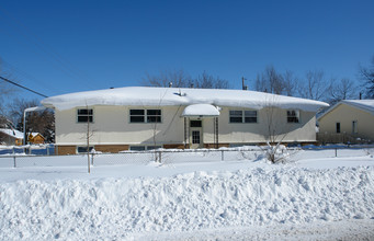 5540 Regent Ave N in Crystal, MN - Building Photo - Building Photo