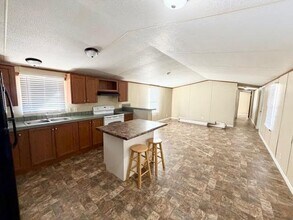 136 Burkhart Ln in China Spring, TX - Building Photo - Building Photo