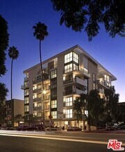 105 S Doheny Dr in Los Angeles, CA - Foto de edificio - Building Photo