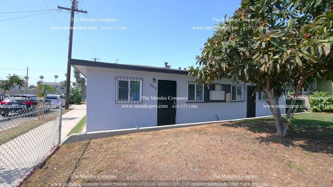 3893 Superior St in San Diego, CA - Building Photo - Building Photo