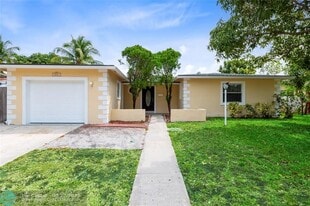 842 SW 68th Ave in North Lauderdale, FL - Building Photo