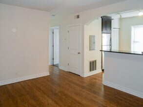 3810 N Sheffield Ave, Unit 2S in Chicago, IL - Building Photo - Building Photo