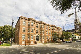 8257 S Coles Ave in Chicago, IL - Building Photo