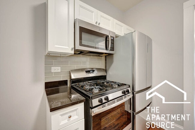 4706 N Racine Ave, Unit 2W