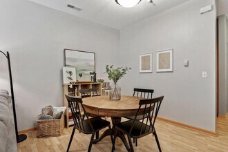 2566 Ellis Ave in St. Paul, MN - Building Photo - Building Photo