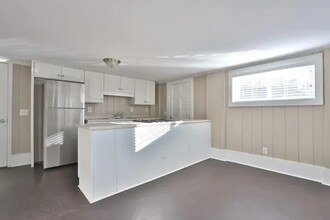 110 Jarvis St in Canton, GA - Foto de edificio - Building Photo