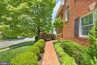 46448 Montgomery Pl in Sterling, VA - Building Photo - Building Photo