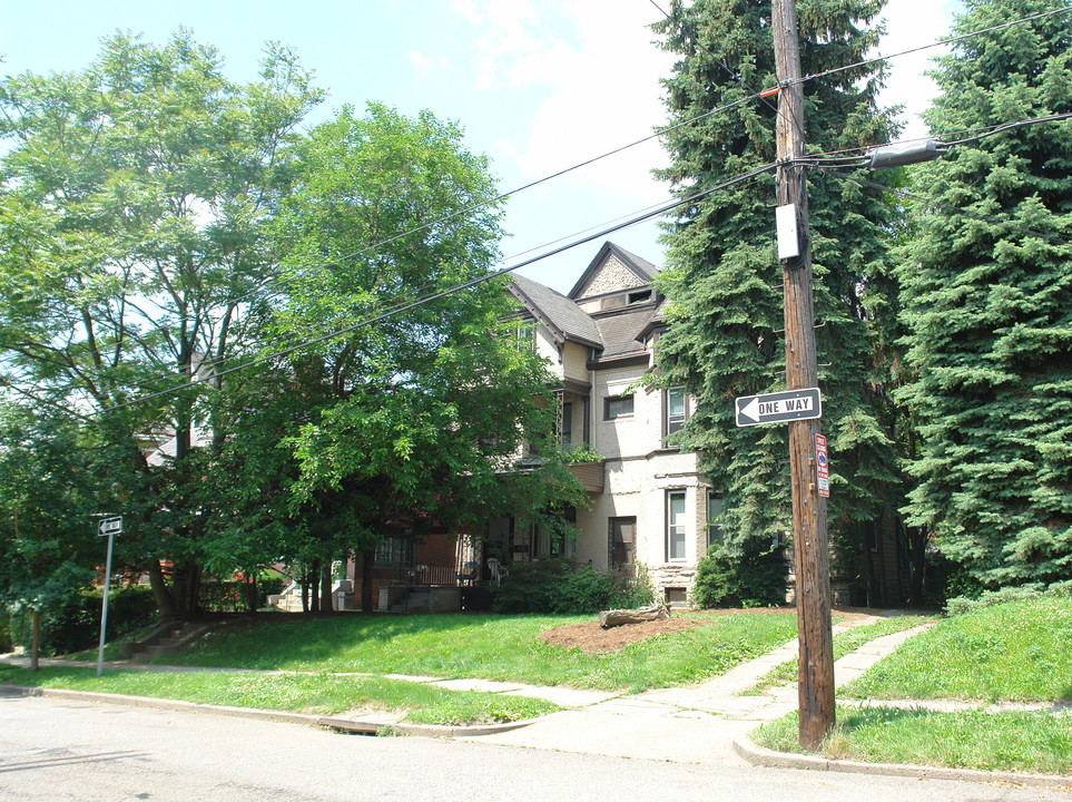 380 S Winebiddle St in Pittsburgh, PA - Building Photo