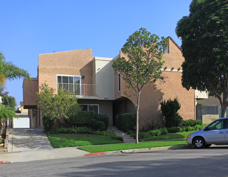 404 N Broadway in Redondo Beach, CA - Foto de edificio