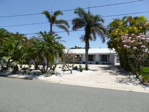 12055 4th St E in Treasure Island, FL - Building Photo - Building Photo