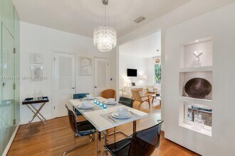 739 11th St in Miami Beach, FL - Building Photo - Building Photo