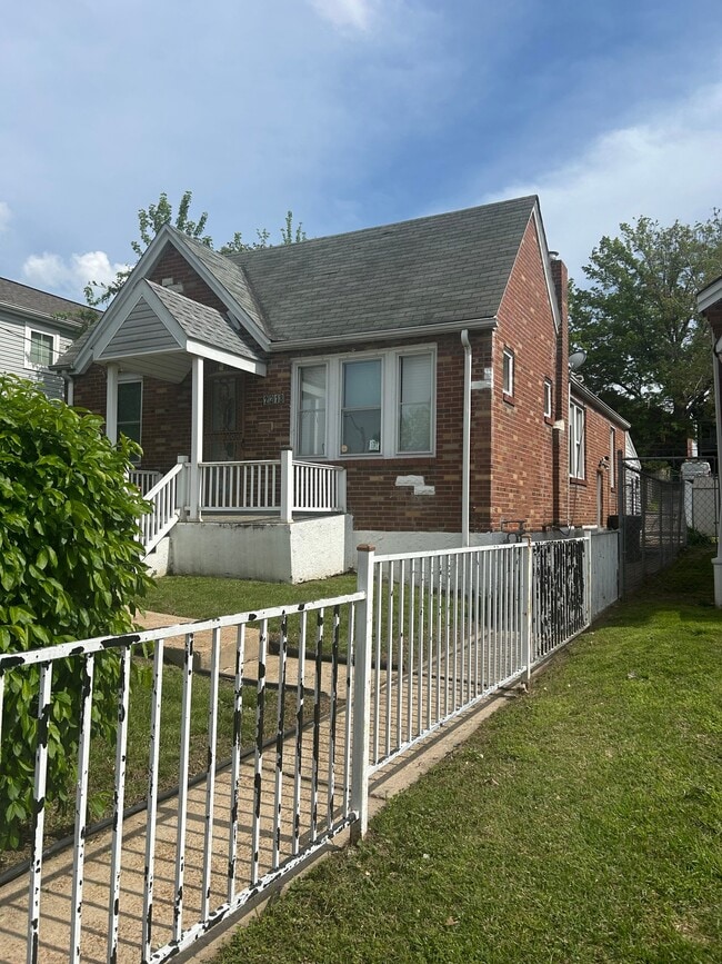 2218 Farrar St in St. Louis, MO - Building Photo - Building Photo