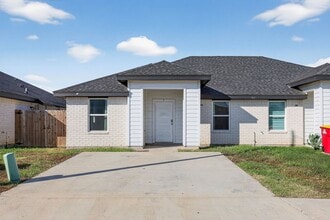 340 Uva Ln in Brownsville, TX - Building Photo - Building Photo
