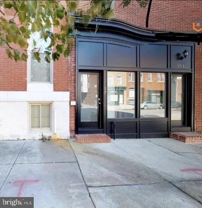 property at 17 E 21st St