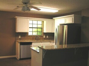 7102 Pearson Rd in Santa Fe, TX - Building Photo - Building Photo
