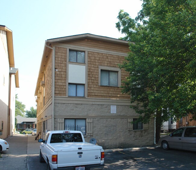 161 W 10th Ave in Columbus, OH - Foto de edificio - Building Photo