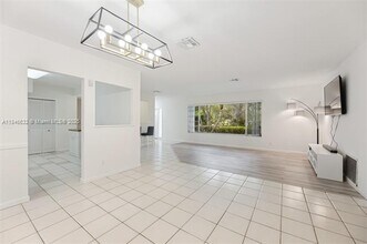 7920 SW 132nd St in Pinecrest, FL - Building Photo - Building Photo