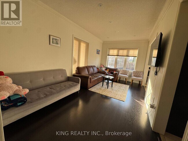 18 Eastlake Rd in Brampton, ON - Building Photo - Building Photo