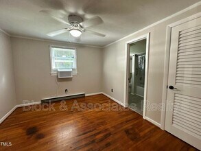 406 S Hughes St in Apex, NC - Building Photo - Building Photo