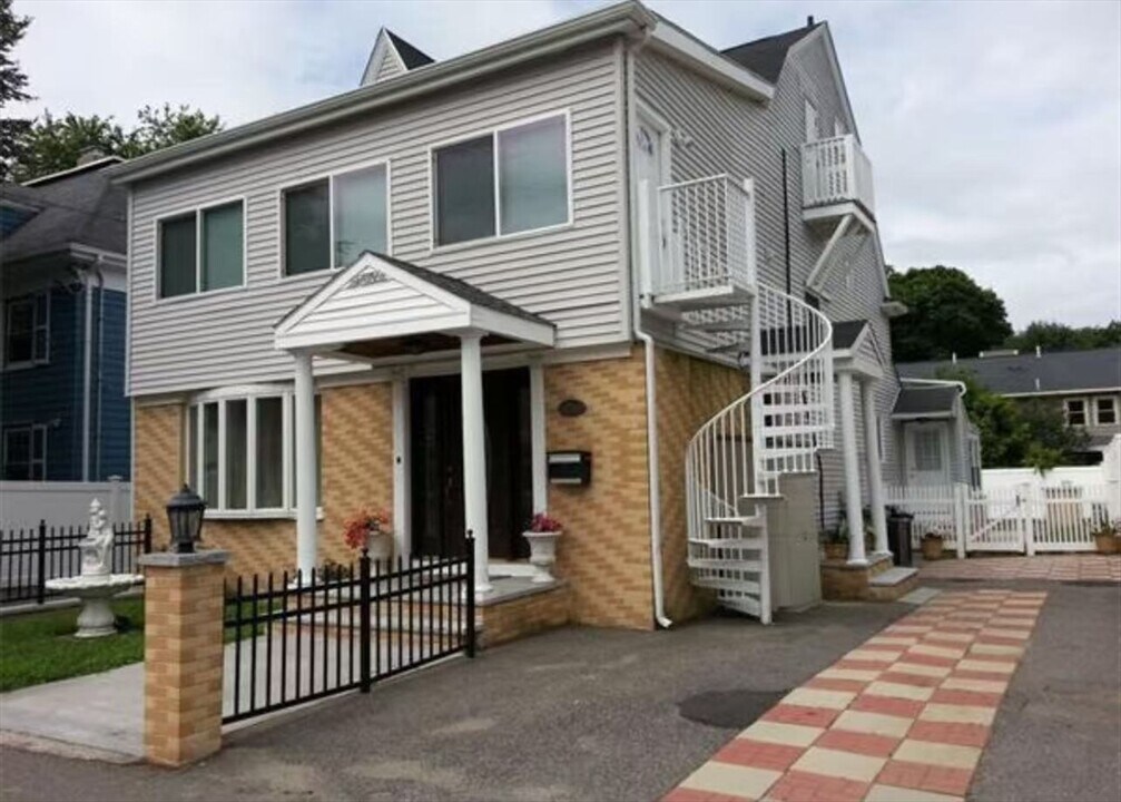 29 Elton Ave in Watertown, MA - Building Photo