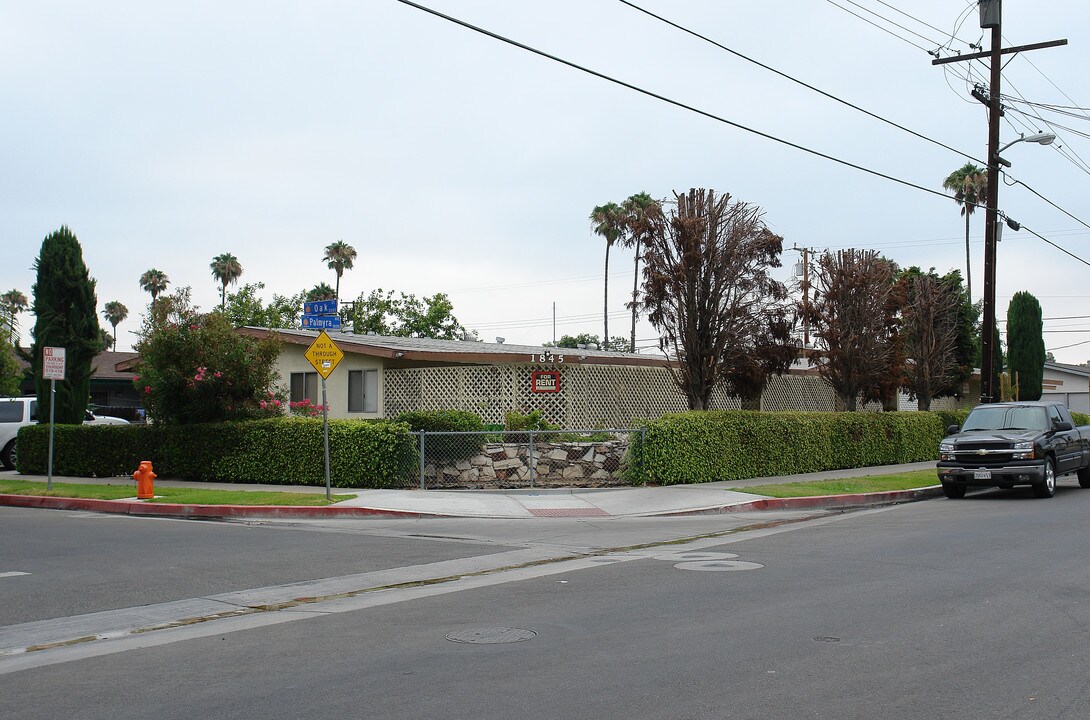 1339-1345 E Palmyra Ave in Orange, CA - Building Photo