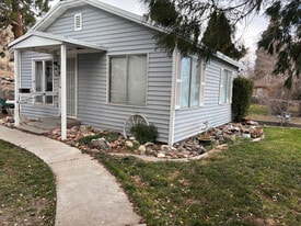 225 River St in Dayton, NV - Building Photo