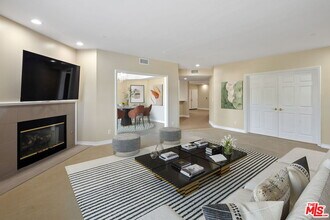 4310 Cahuenga Blvd in Los Angeles, CA - Building Photo - Building Photo