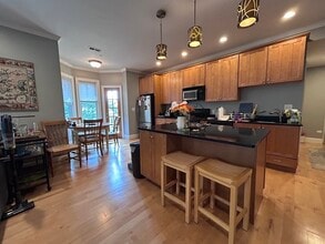 19 Bellflower St, Unit 4 in Boston, MA - Building Photo - Building Photo