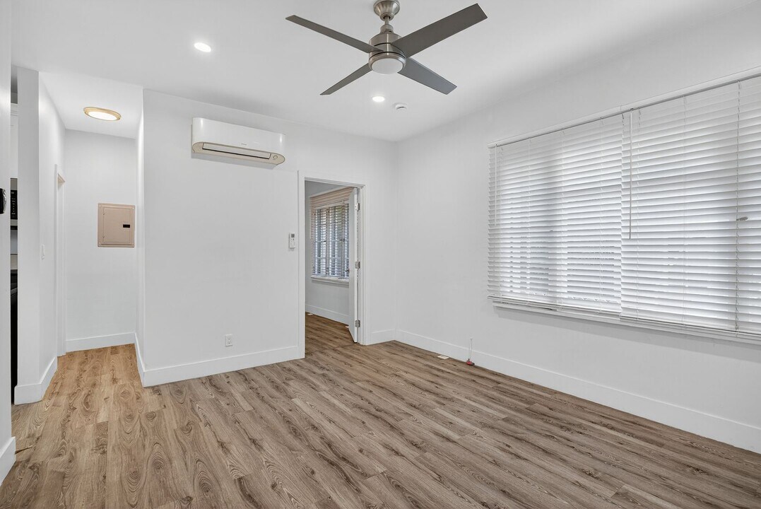 405 W 3rd St in Long Beach, CA - Building Photo