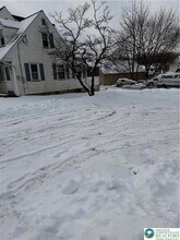 100 W Main St in Bath, PA - Building Photo - Building Photo