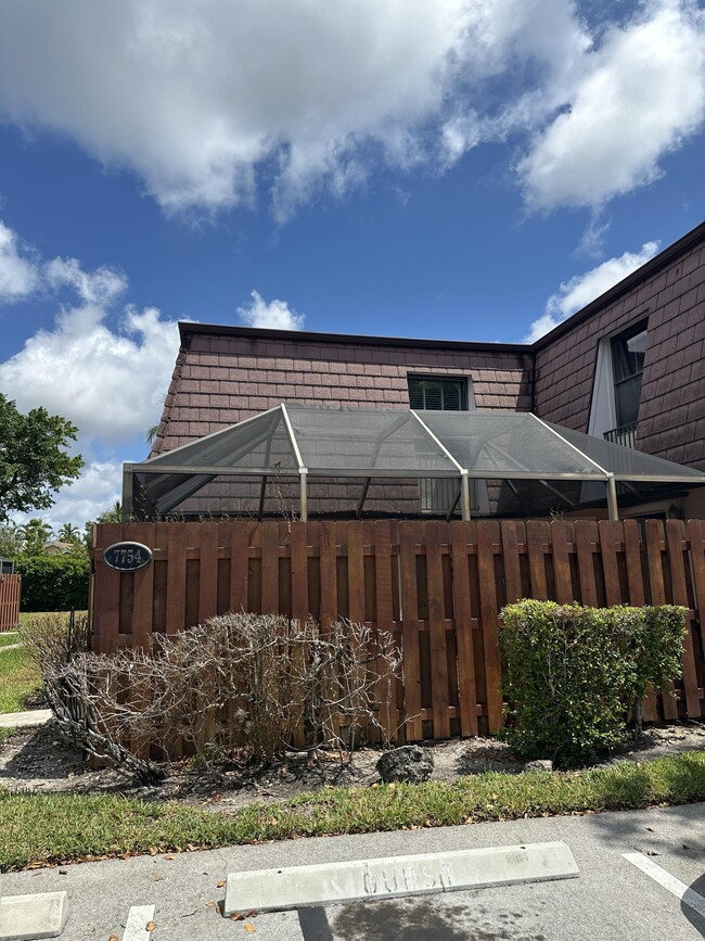 property at 7754 Courtyard Run W