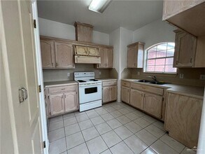 618 Melanie Dr in Pharr, TX - Building Photo - Building Photo