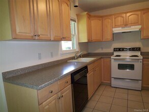 180 Heritage in Somers, NY - Building Photo - Building Photo