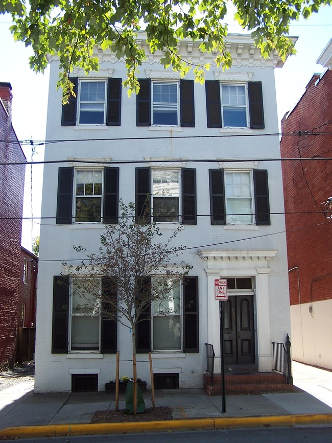 116 W 3rd St in Frederick, MD - Foto de edificio - Building Photo